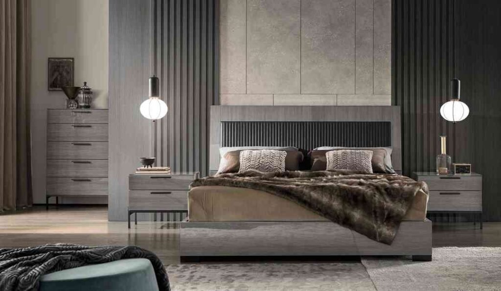 AURELIO GRAND LUXE WOODEN COT BED