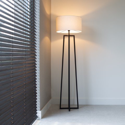 Janine White Head Lampshade Lamp