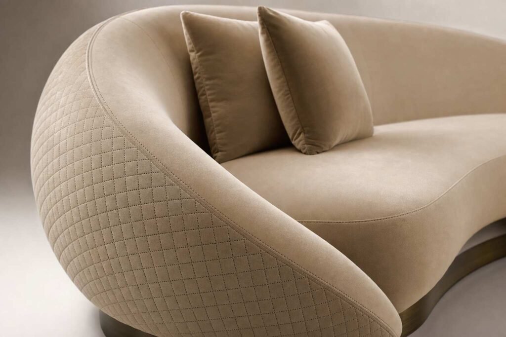 VALENZA SIGNATURE DESIGNER SOFA Closeup