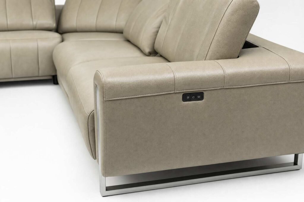 Mellow Motion Full Corner Leather Taupe Closeup